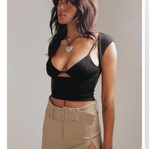 Princess polly bolden top 🖤